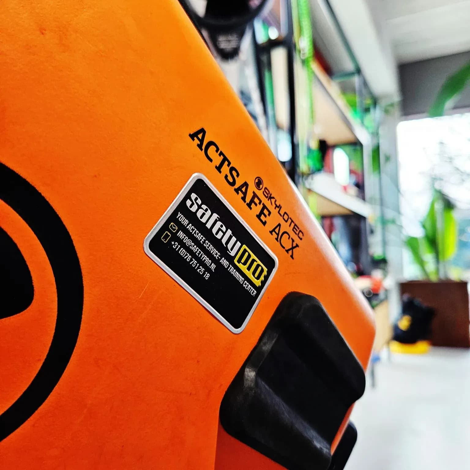 aluminium typeplaatjes — metalen merkplaat op staal